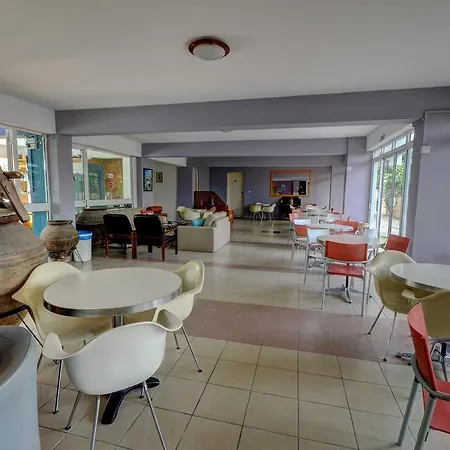 Renos Ξενοδοχείο με διαμερίσματα