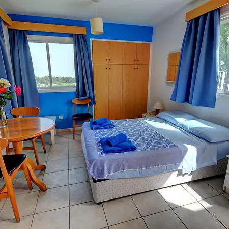 Renos Ξενοδοχείο με διαμερίσματα