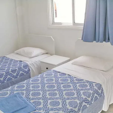 Ξενοδοχείο με διαμερίσματα Renos