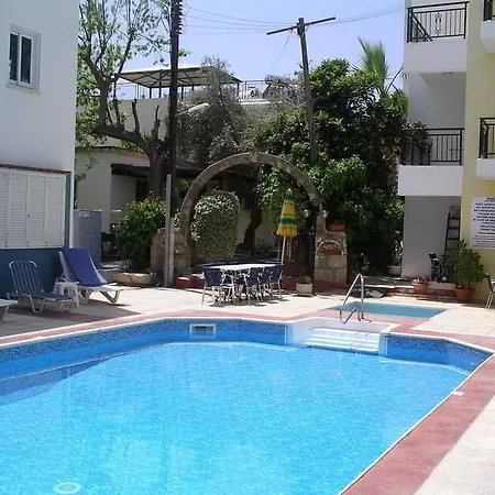 Hotel de apartamente Renos Polis