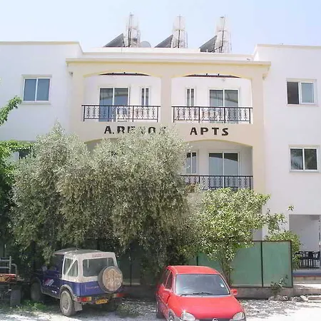 Renos מלון דירות 4*