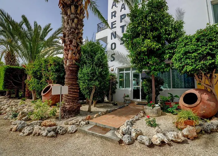 Renos Апарт-отель Полис