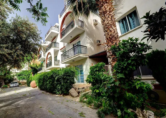 Апарт-отель Renos Полис