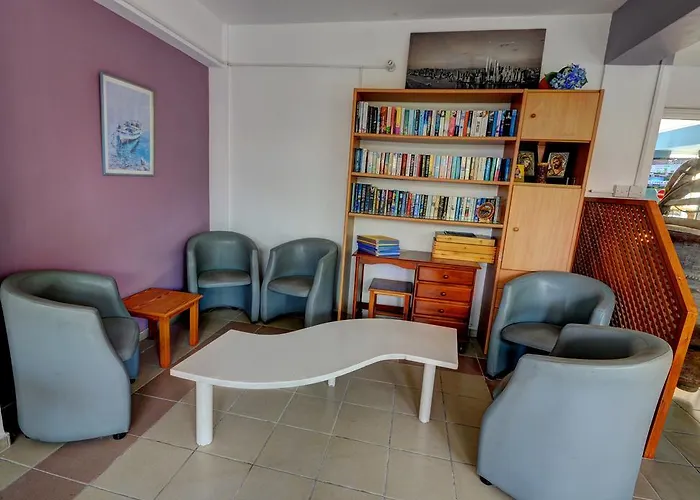 Апарт-отель Renos