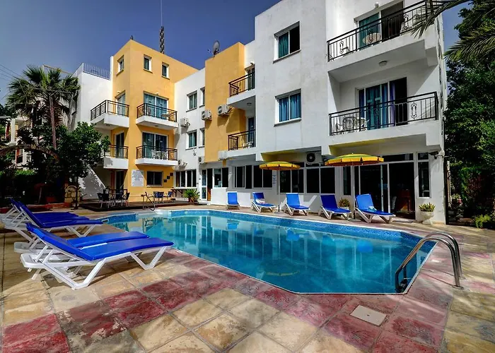 Апарт-отель Renos