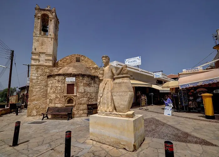 Апарт-отель Renos