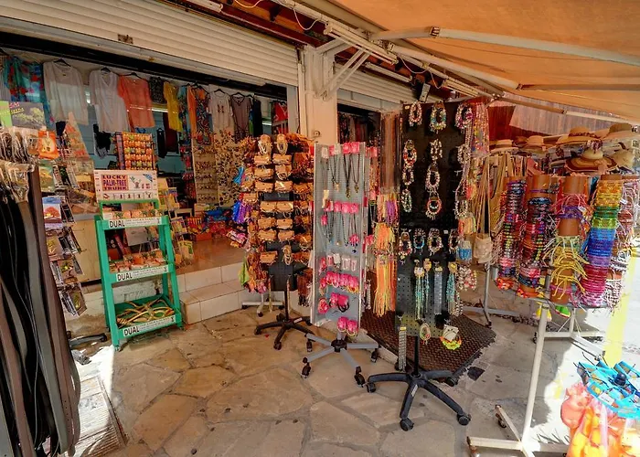 Renos Апарт-отель 4*