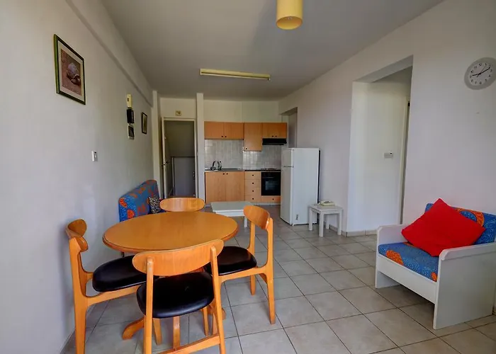 Апарт-отель Renos 4*