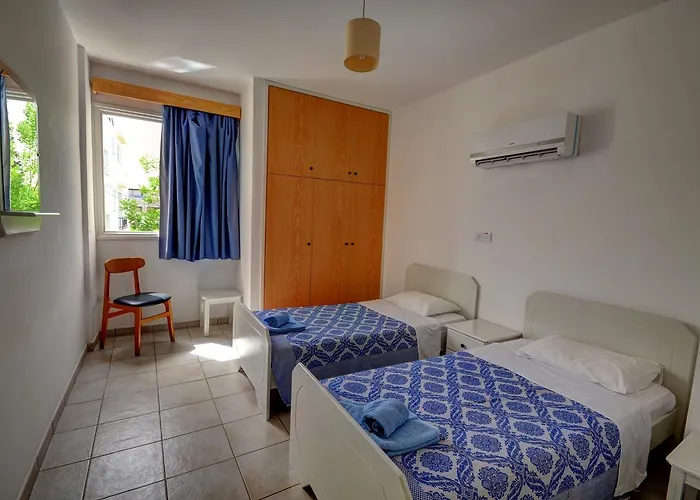 Renos Апарт-отель 4*